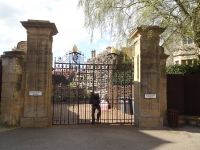 canterbury-cathedral-gates-08