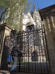 canterbury-cathedral-gates-09