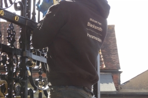 canterbury-cathedral-gates-06