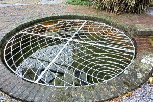mjh_exterior-pond-cover-circular_0001-scaled