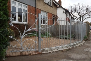 mjh_exterior-railing-oak-horsmonden_IMG_20201124_101713-scaled