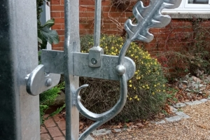 mjh_exterior-railing-oak-horsmonden_IMG_20201124_101737-scaled