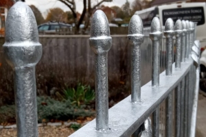 mjh_exterior-railing-oak-horsmonden_IMG_20201124_101834-scaled