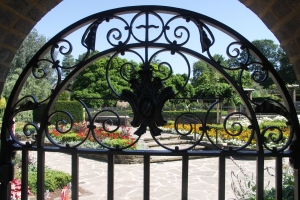 golders-hill-park-gate-01