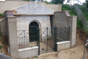 hope-family-mausoleum-dorking-03